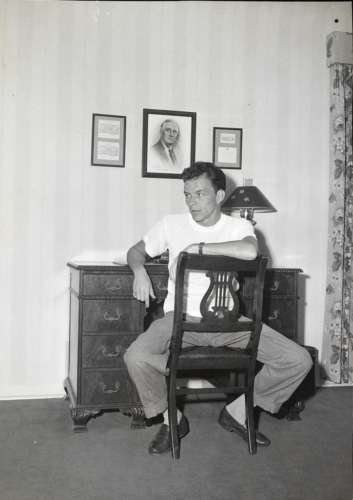 Frank Sinatra - Sitting at desk